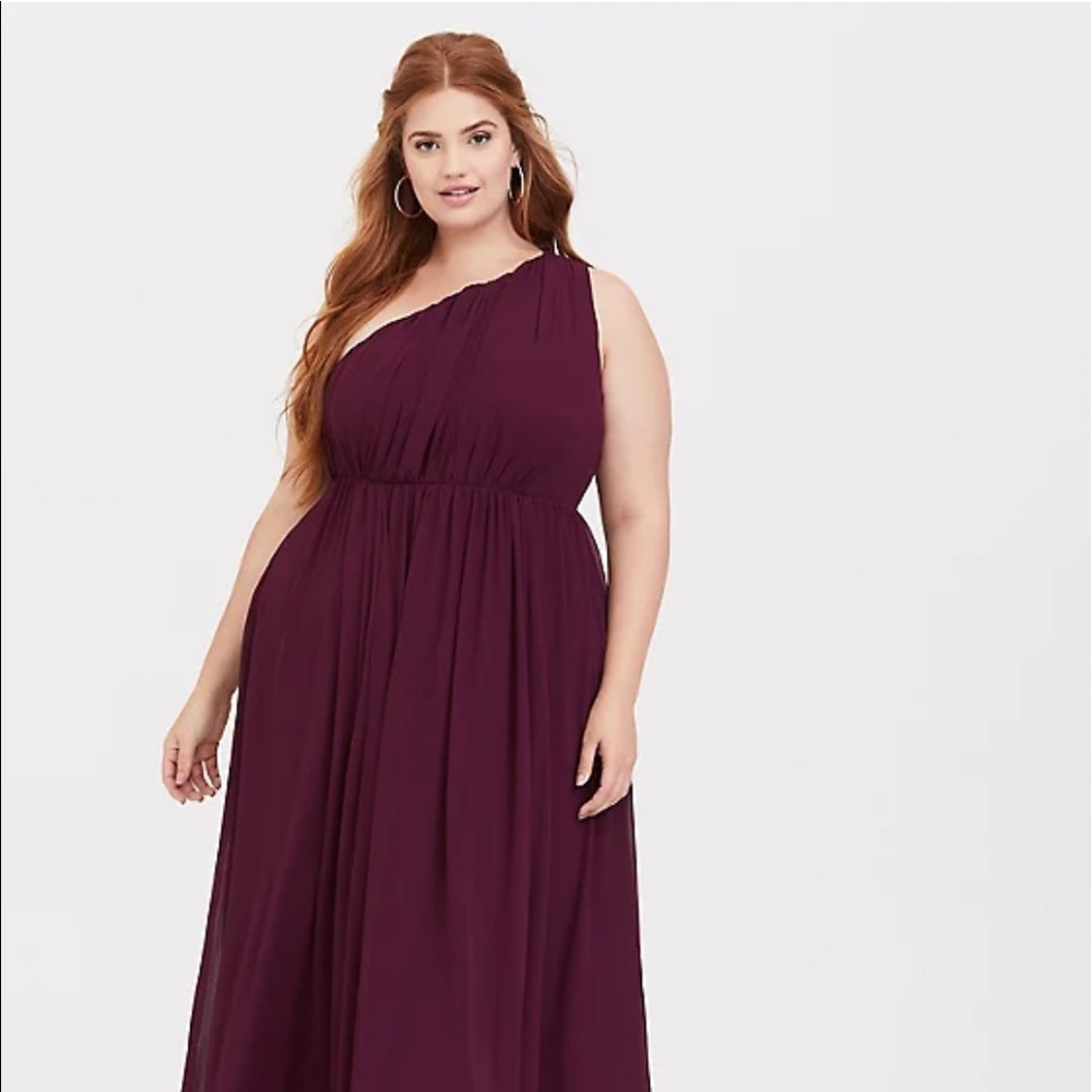 TORRID Shoulder Chiffon Gown, Size 14